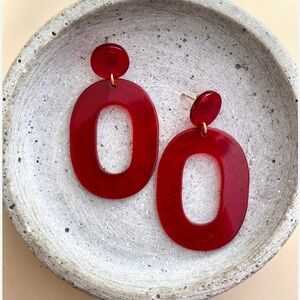 Elegant Red Oval Drop Earrings